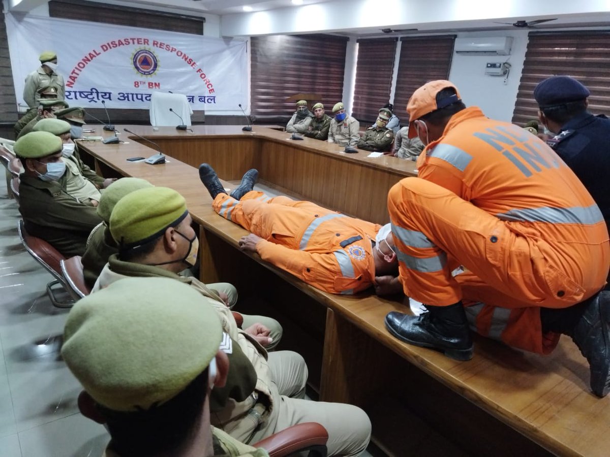 08NDRF's tweet image. Famex cum Community awareness program on Disaster Management conducted at Conferences Hall, SSP office, Hapur (UP) 

#NDRF4U
#aapdasevasadaiv
#CommunityAwarenessProgram