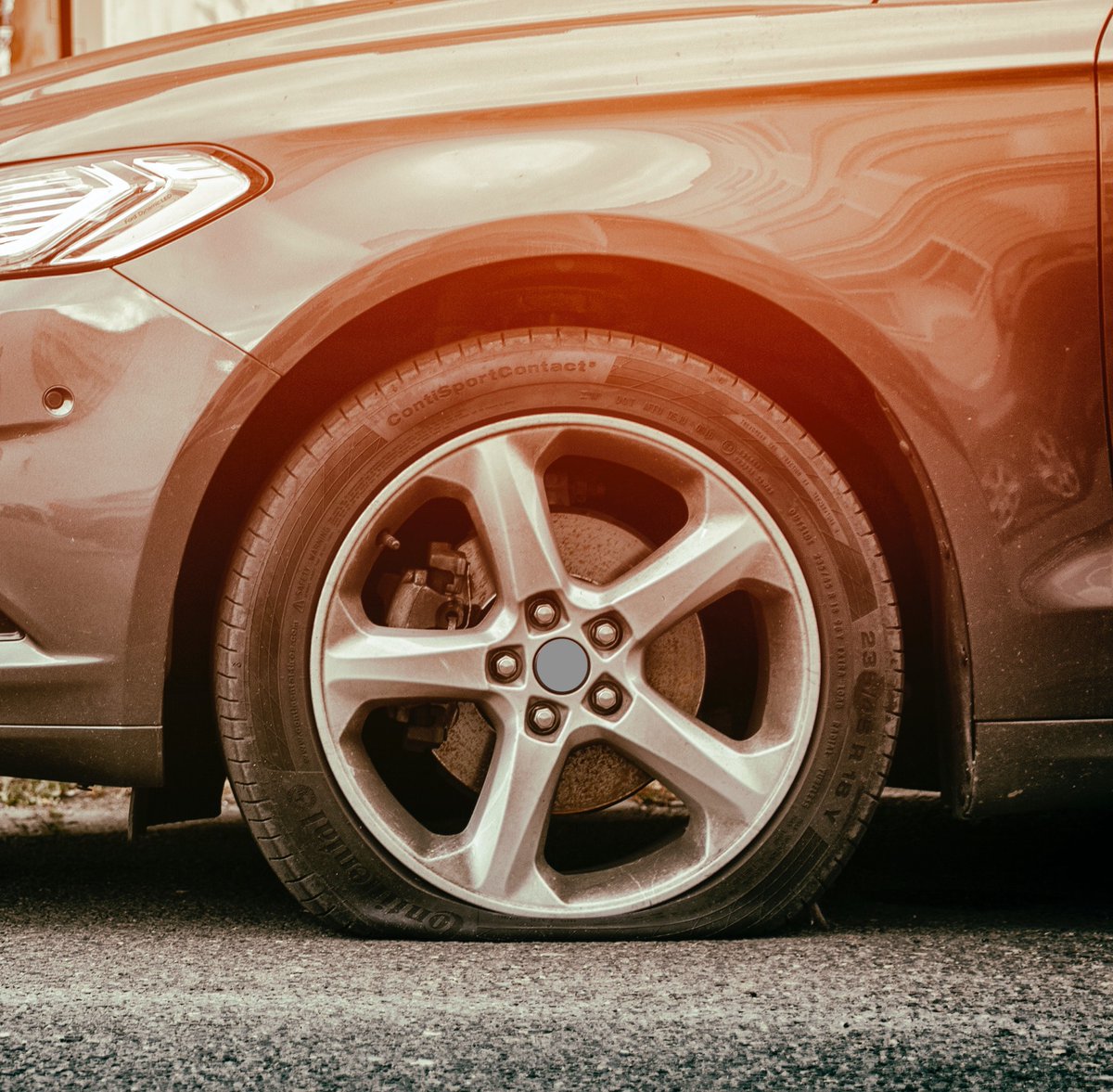 Paramountperson's tweet image. Feeling a bit flat today? Well, that's totally understandable, considering the current situation.

Our advice is to allow it to happen. Just today. Don't dwell on it. Find a positive to look forward to. Something simple like a nice meal, or a soak in the bath.

Keep smiling 😃