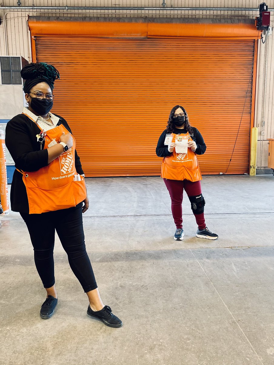 Recognizing Pro Cashier Yenay for always providing excellent customer service and driving credit. Keep up the great job !👏🏽<a href="/SMaurice2/">Sally Maurice</a> @gabegarciaHD <a href="/KaliTerryTHD/">Kali Terry-DHRM D137</a> <a href="/FerdiMongo/">Ferdi Mongo 🇺🇸</a> <a href="/mdljpw/">Joanna Blas</a> @JoshEdwardsTHD