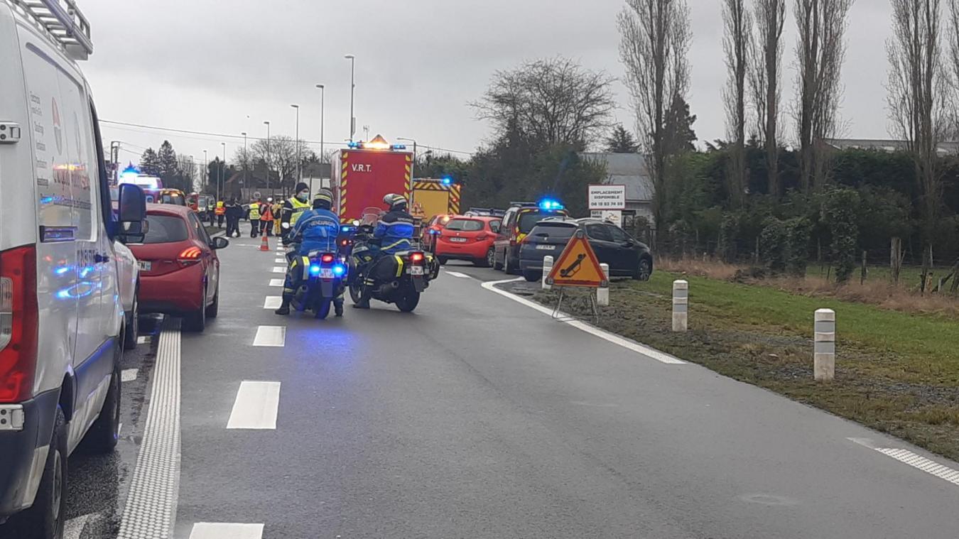 lavoixdunord arras on twitter vitry en artois un mort dans un accident entre une voiture et un camion https t co nq46rxey2u https t co mw0oceone1 twitter