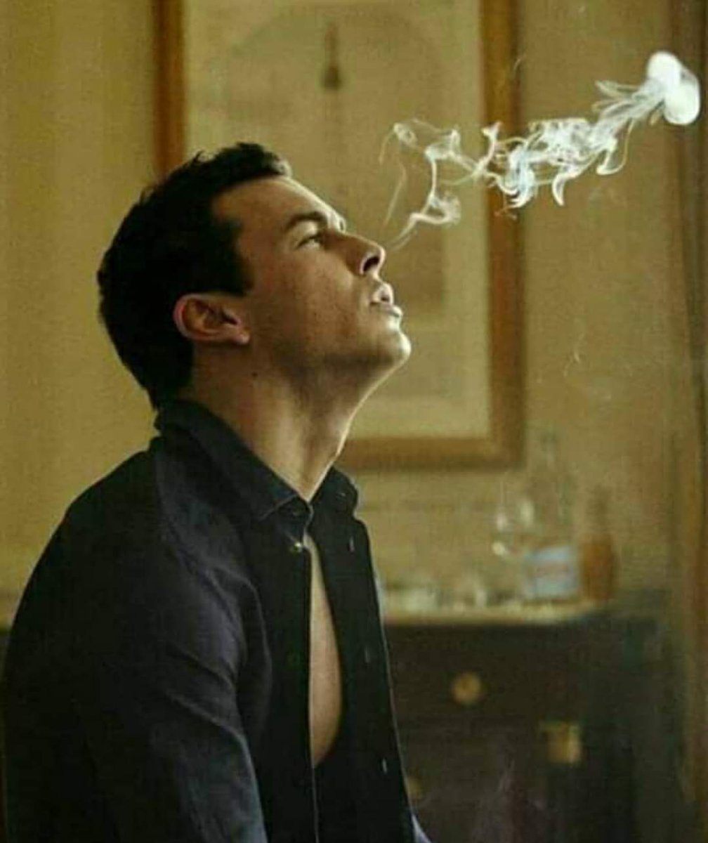 سـتتبادلان الأغـاني ثـم الـمشاعر ثـم الـغيره ثـم الـصمت ثـم يـقوم أحـد الـطرفين بـحظر الاخـر..😂🤭