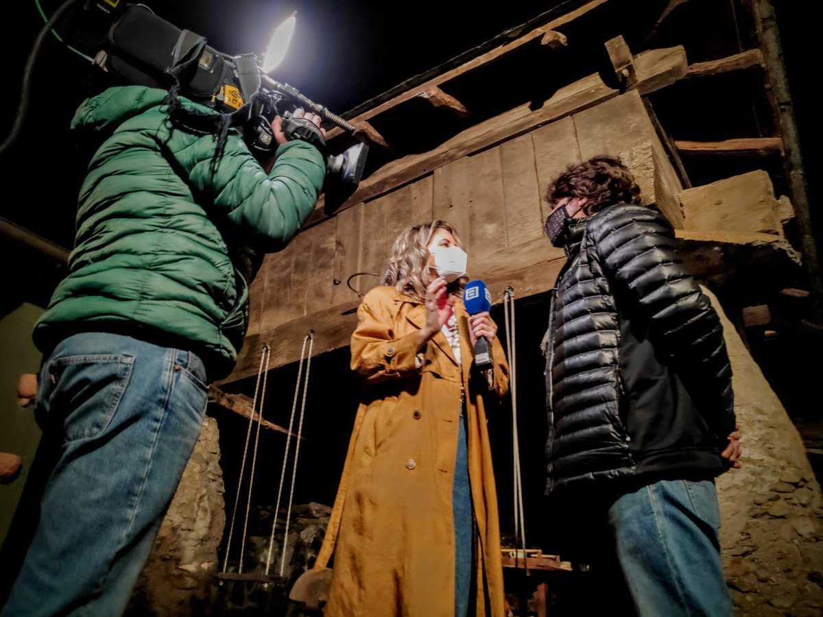 Vecinos que se unen para reformar una panera con más de dos siglos de historia...Etnografía, artesanía y buenos productos de nuestra tierra. De todo eso os hablaremos desde #Siero, #Gijón, #Sotres y #Coaña ¡A partir de las 18:55 horas en <a href="/RTPAOficial/">RTPA</a> !