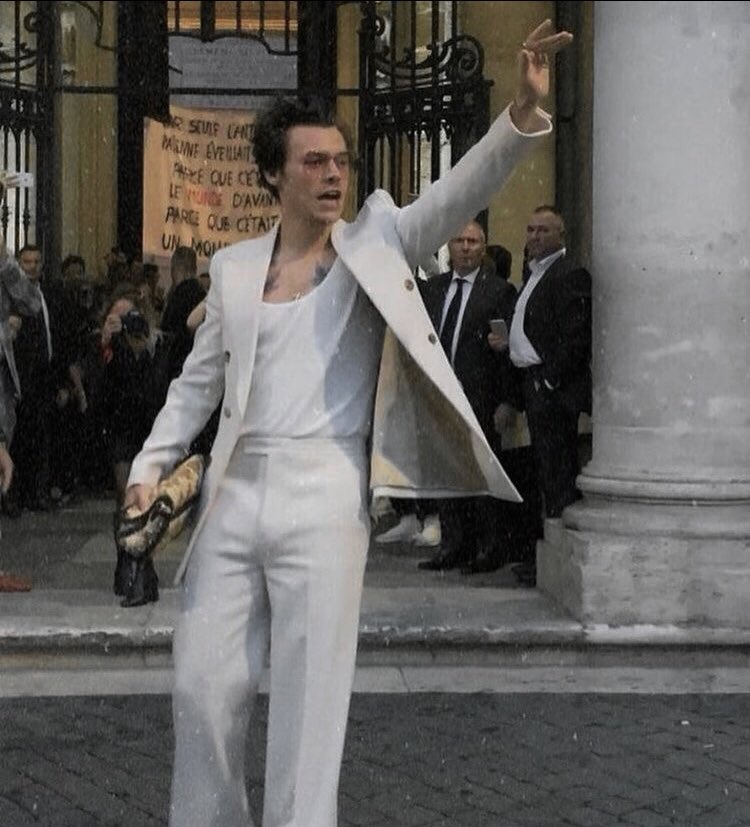 ~ harry styles looking like a daddy ; a thread ~