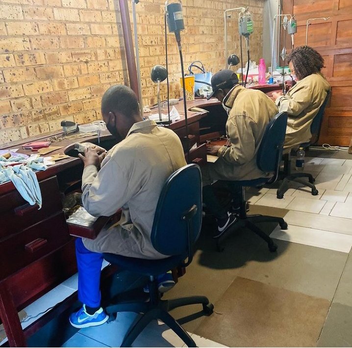 AfricaRiseStore's tweet photo. These are just some of the brilliant Artists, artisans &amp; craftspeople who create the beautiful products that we have in the Africarise stores @NathiMthethwaSA @nacsouthafrica @SportArtsCultur  it is vital to have the entire value chain that provides Access to Market for US by US. https://t.co/x18rnPZery