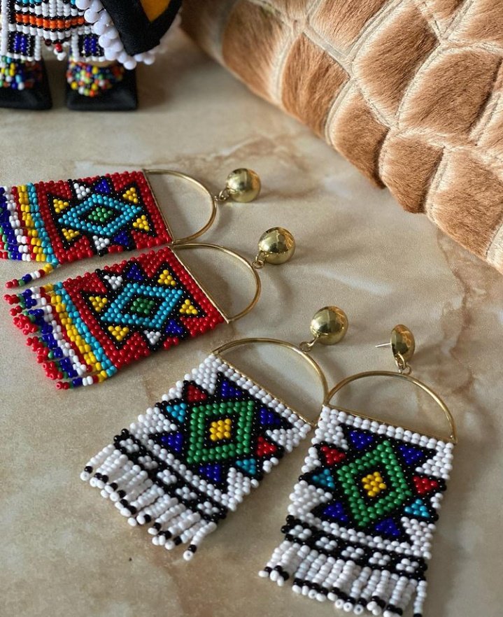 AfricaRiseStore's tweet photo. These are just some of the brilliant Artists, artisans &amp; craftspeople who create the beautiful products that we have in the Africarise stores @NathiMthethwaSA @nacsouthafrica @SportArtsCultur  it is vital to have the entire value chain that provides Access to Market for US by US. https://t.co/x18rnPZery