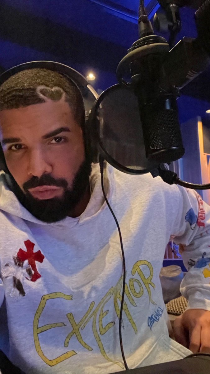 Drake in full #CLB mode. 🦉💕