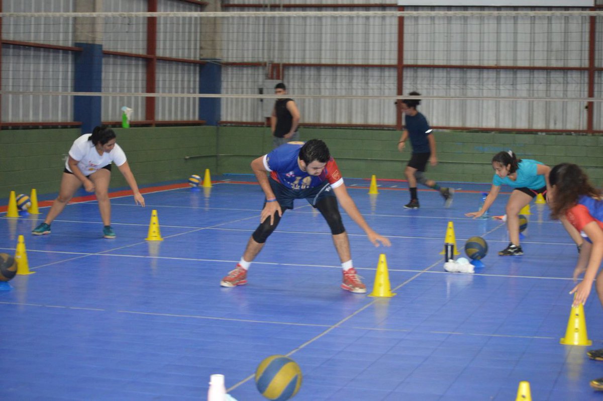 Entrenamos cumpliendo todas las normas de bioseguridad, así nos cuidamos para dar el mejor juego y lograr nuestros objetivos.
#Lincoln #UnBuenEquipo