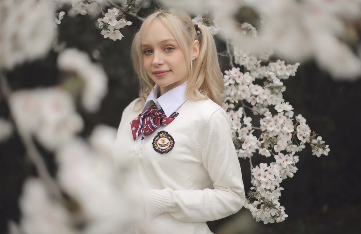 ロシア　金髪　制服　 
