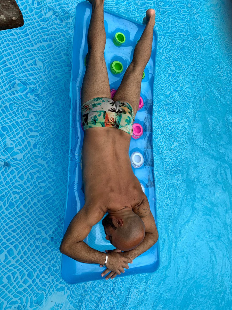 Basta de #lluvia del orto
Estamos en #verano quiero #sol y pile

#pelado #host #verano #teamverano #cesarabraham