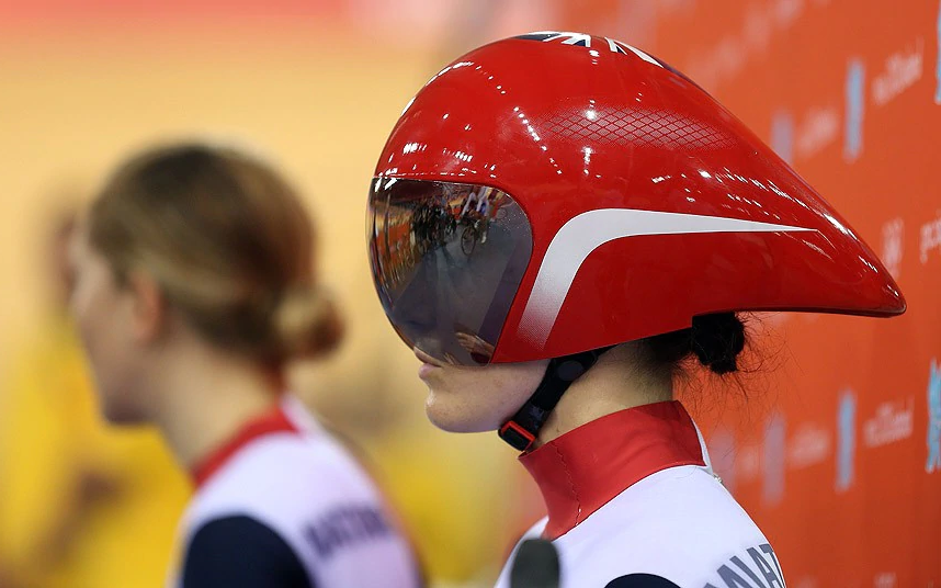 SmallBlogV8's tweet image. It might look like a #Ferrari is wearing an Olympic track cycling helmet, but in fact this long-roofed one-off coachbuild project is paying tribute to an act of revenge from the early 1960s.
Read on at the link...
smallblogv8.blogspot.com/2021/02/van-ro…