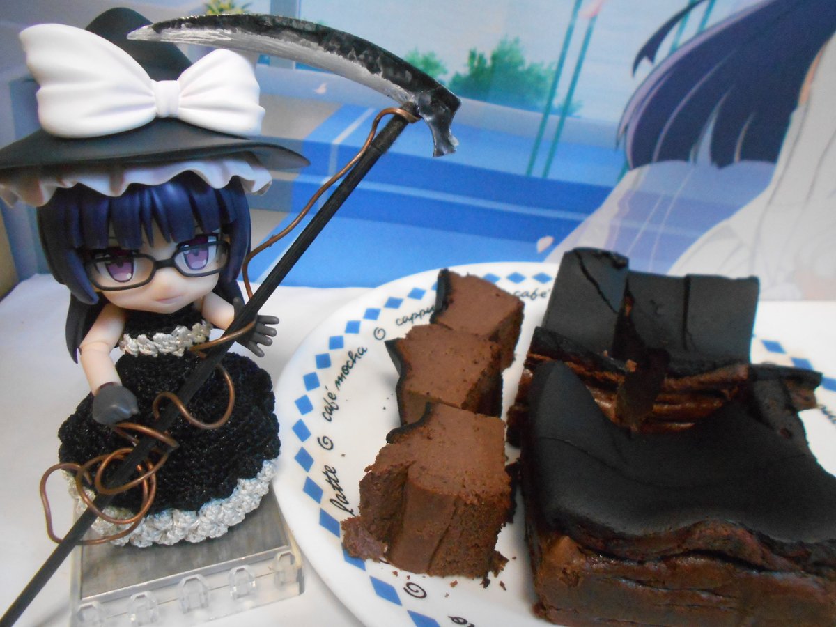 Gil Ki 今週のお昼デザートは季節柄も考えて の チョコレートのチーズケーキ です 久しぶりの四角い型のケーキですが 焼き加減が上手くいかなかったのか なんだかやけに上面が反ってしまったような でも名前通りの妥協なきチョコの味はばっちりです Gil Ki 今週のお昼デザートは季節柄も考えて の チョコレートのチーズケーキ です 久しぶりの四角い型のケーキですが 焼き加減が上手くいかなかったのか なんだかやけに上面が反ってしまったような でも名前通りの妥協なきチョコの味はばっちりです