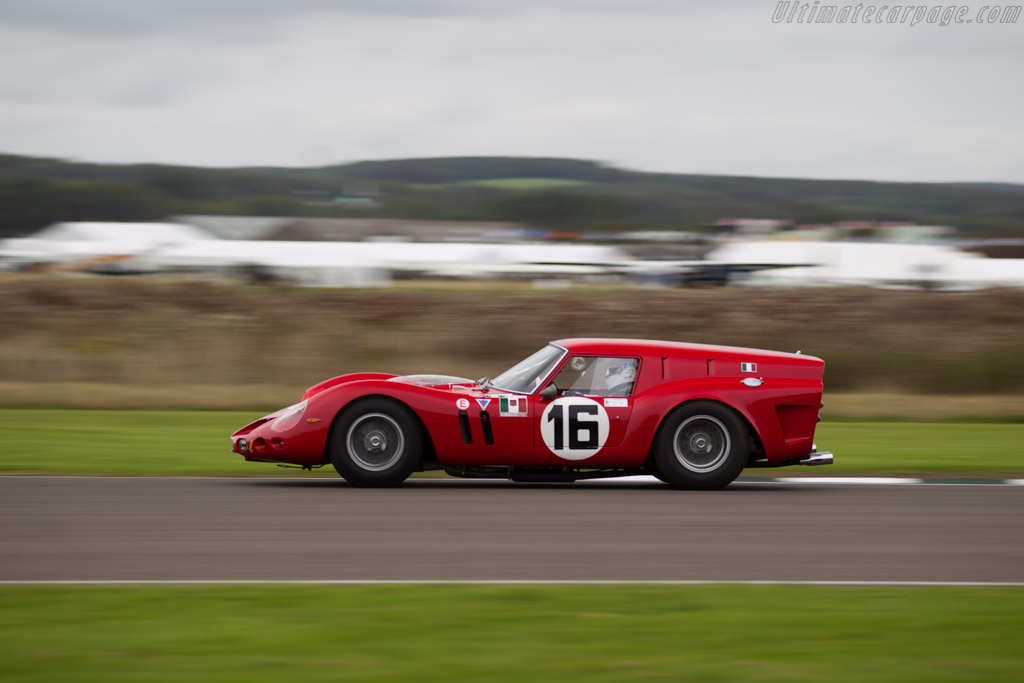 SmallBlogV8's tweet image. It might look like a #Ferrari is wearing an Olympic track cycling helmet, but in fact this long-roofed one-off coachbuild project is paying tribute to an act of revenge from the early 1960s.
Read on at the link...
smallblogv8.blogspot.com/2021/02/van-ro…