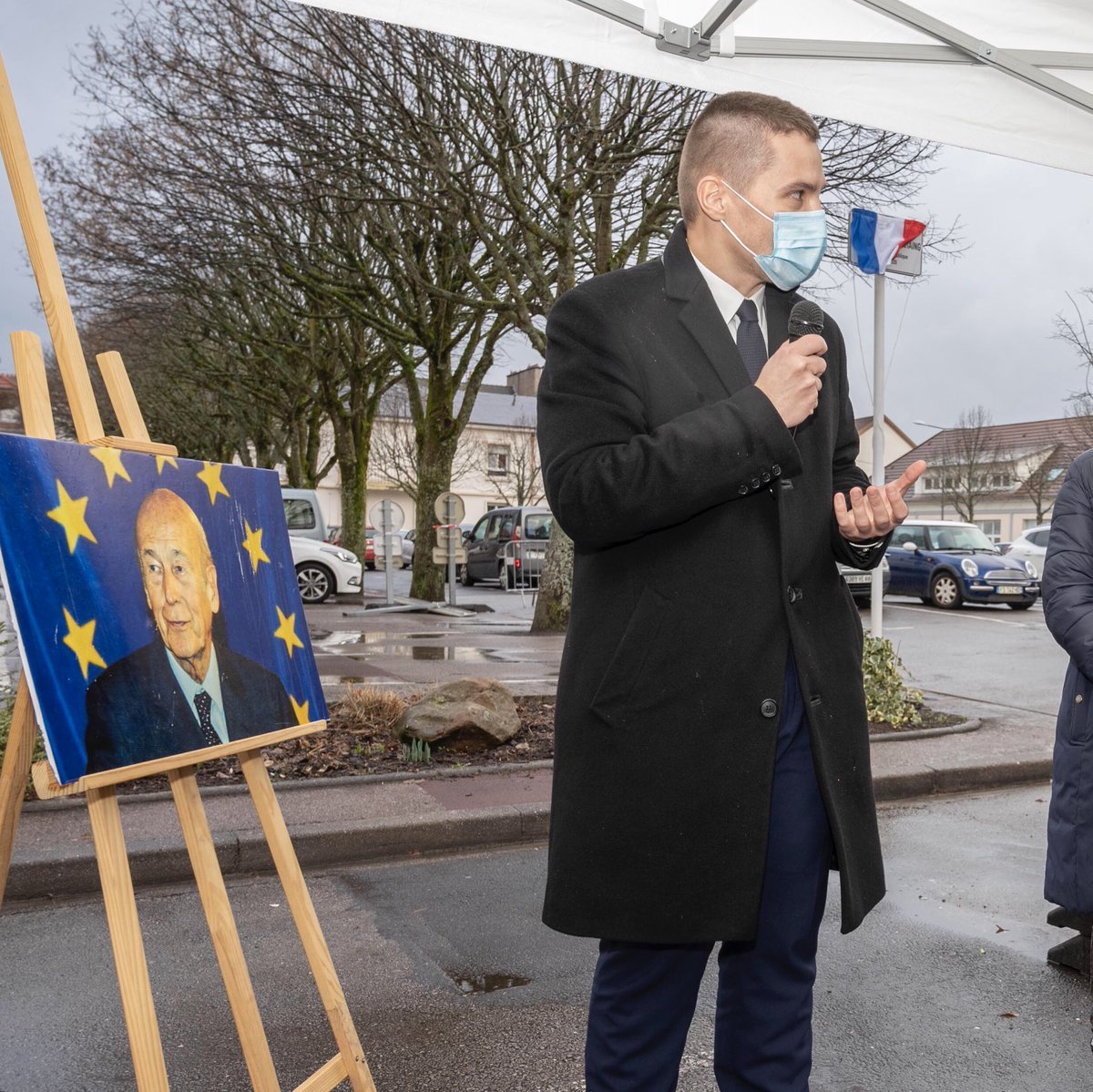 L’#Europe était l’engagement de tte sa vie. Ce 2 février, #SaintDiédesVosges a rendu hommage à #VGE en rebaptisant la place de l’Europe : « place de l’Europe-Valéry Giscard d’Estaing ». #reconnaissance @Fondation_VGE @Dbussereau @MvtRadical @JeunesRadicaux @paulaubriat