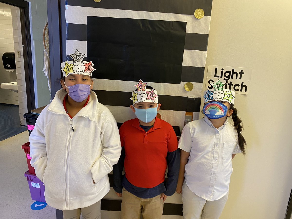 MsEGuerrero's tweet photo. We celebrated the 100th day of school yesterday!! We made it team Irving! 👏🏽@ASJohnston1 @IrvingISD #LIFESkills @IISDsped #100thdayofschool #ASJGamechangers https://t.co/IJmmRytbiV