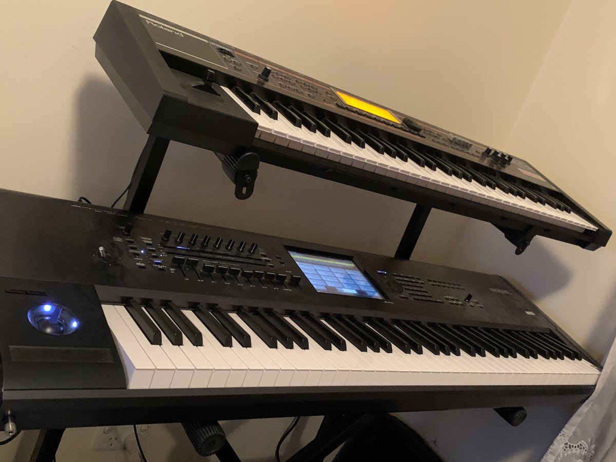 PlatinumCre8ive's tweet photo. In the studio this week writing jingles!
#Producer #jingle #intro #Kronos #JunoG #Roland #Korg #DAW #Garageband #MacbookAir #Music #production #synth https://t.co/D5T3wp3j5U