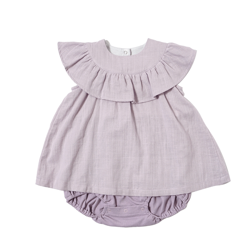10mois ディモワ 21 Spring Summer Collection やわらかなダブルガーゼ素材 ニュアンスカラーが可愛いnaomi Ito ナオミイトウ のフリルショートオール ラベンダーとホワイトの2色展開です これから始まる季節に心がうきうきするようなお洋服です