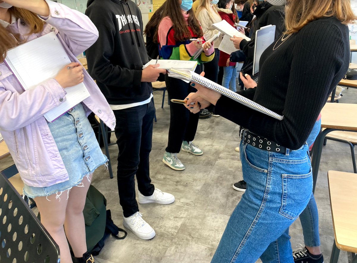 MsMartaLujan's tweet photo. Los estudiantes de #IB de @ASBschool han comenzado en #LenguaYLiteratura #EspañolA a discutir sobre la #Justicia a través de #FlashDebates. Gracias, @MaryEhrenworth for all the learning at the #ArtOfArgumentation Institute! #RadicalListeners #SocialJustice #BestPractices #tcrwp https://t.co/4fy1O0wEts
