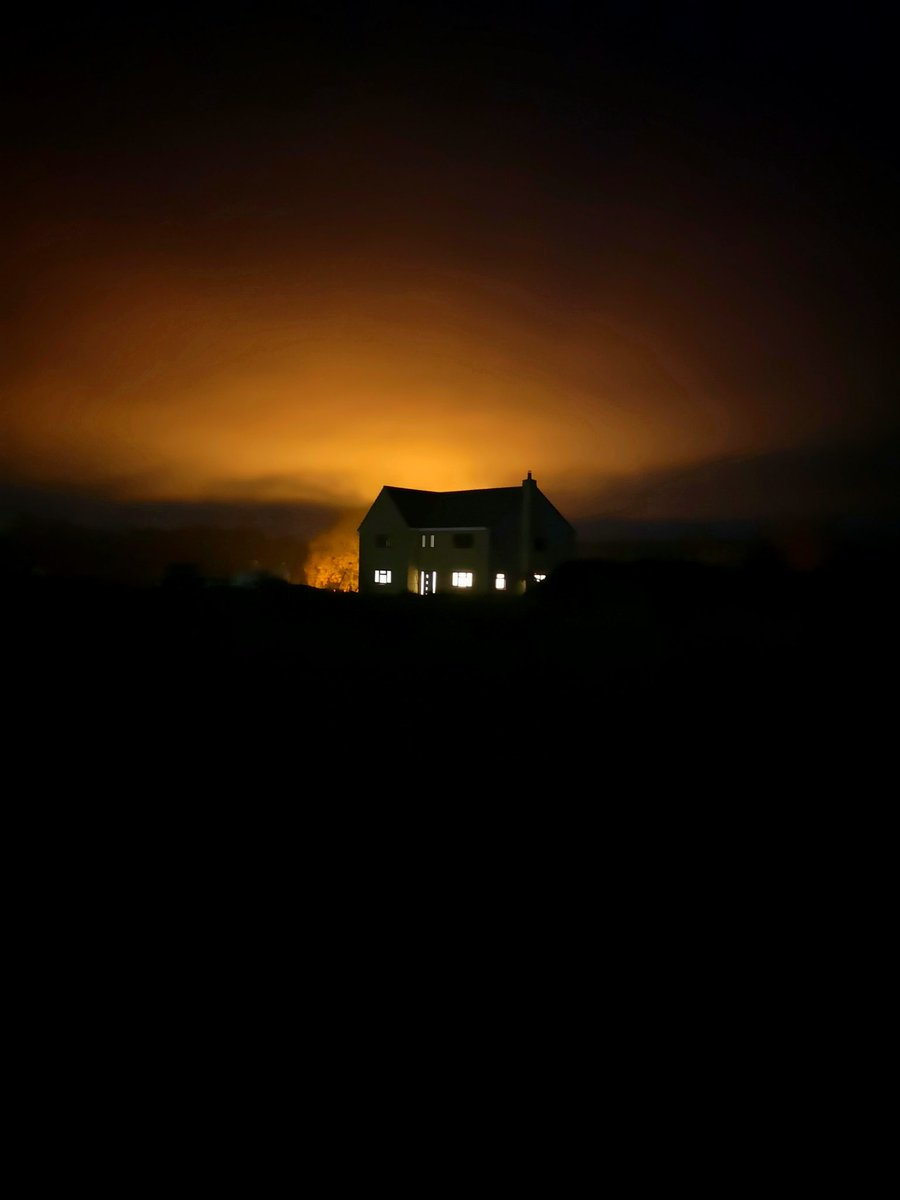 GingerSlim's tweet image. Standard prints are 10 x 15 inches and I'm charging £15 + p&amp;amp;p but there are other sizes available. DM for more info and ofc RTs are always appreciated.