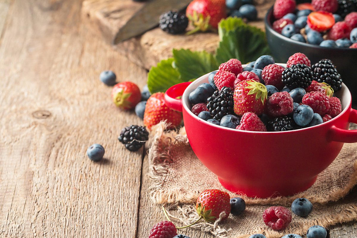 realfoods_uk's tweet photo. Now we're in February, the month of love, it's also time to practice some self-love π One of the best things you can do for your health is eating food high in nutrients to help boost your #immunity! ππ«π https://t.co/Kgu3Ce1F3X #RealFoods #RealFoodsBlog #EatForHealth https://t.co/1ZVhCzXk2C
