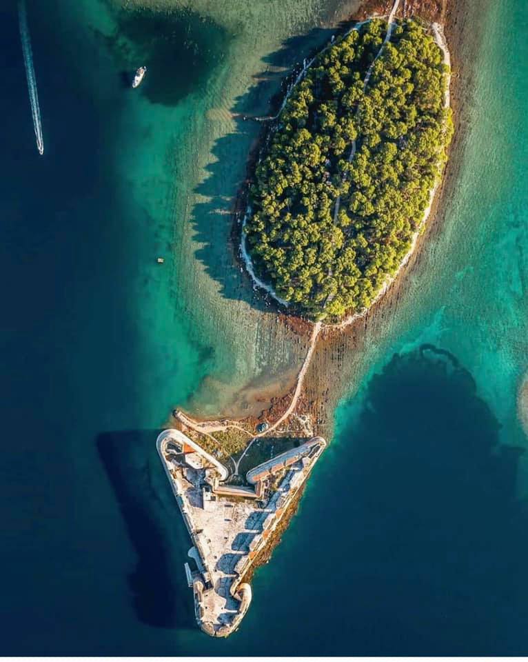CroGulets's tweet photo. Amazing sailing destinations in #Croatia are waiting for you! 💚

Croatia is a country known for its beautiful and untouched nature. Wild beaches, rocky coastlines and car-free islands, the Adriatic Coast is the ideal destination for all #nature lovers. https://t.co/WyNAVxOCFH