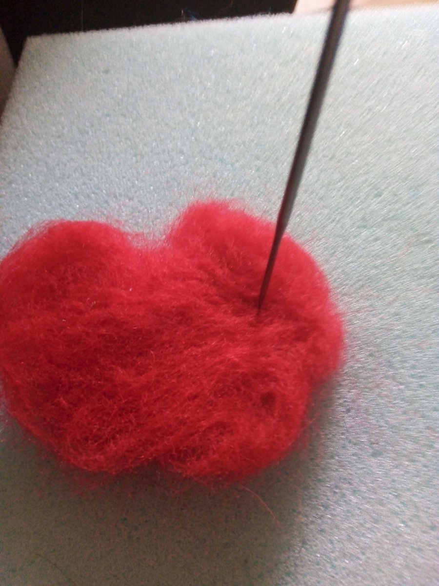 New Brooch in progress...watch this space!!

#handcrafted #handmadejewellery #UKGiftAM #needlefelting