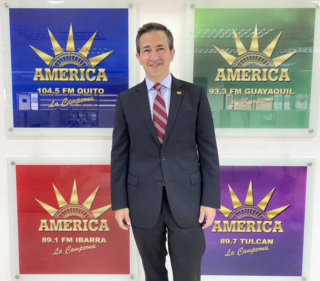 HOY | En #BuenosDíasAmérica nos acompañó <a href="/pjfreile/">PEDRO JOSÉ FREILE</a>, Candidato Presidencial Movimiento Amigo <a href="/AMIGOLista16/">Movimiento AMIGO Lista 16</a>  para hablar “Proyecto de gobierno” por 104.5 FM y míranos por americaestereo.com <a href="/OnaJorge/">Jorge Washington Ñacato Oña</a> <a href="/RamiroDiaz64/">Ramiro Díaz Galarza</a> <a href="/longogalo/">Longo Galo</a>