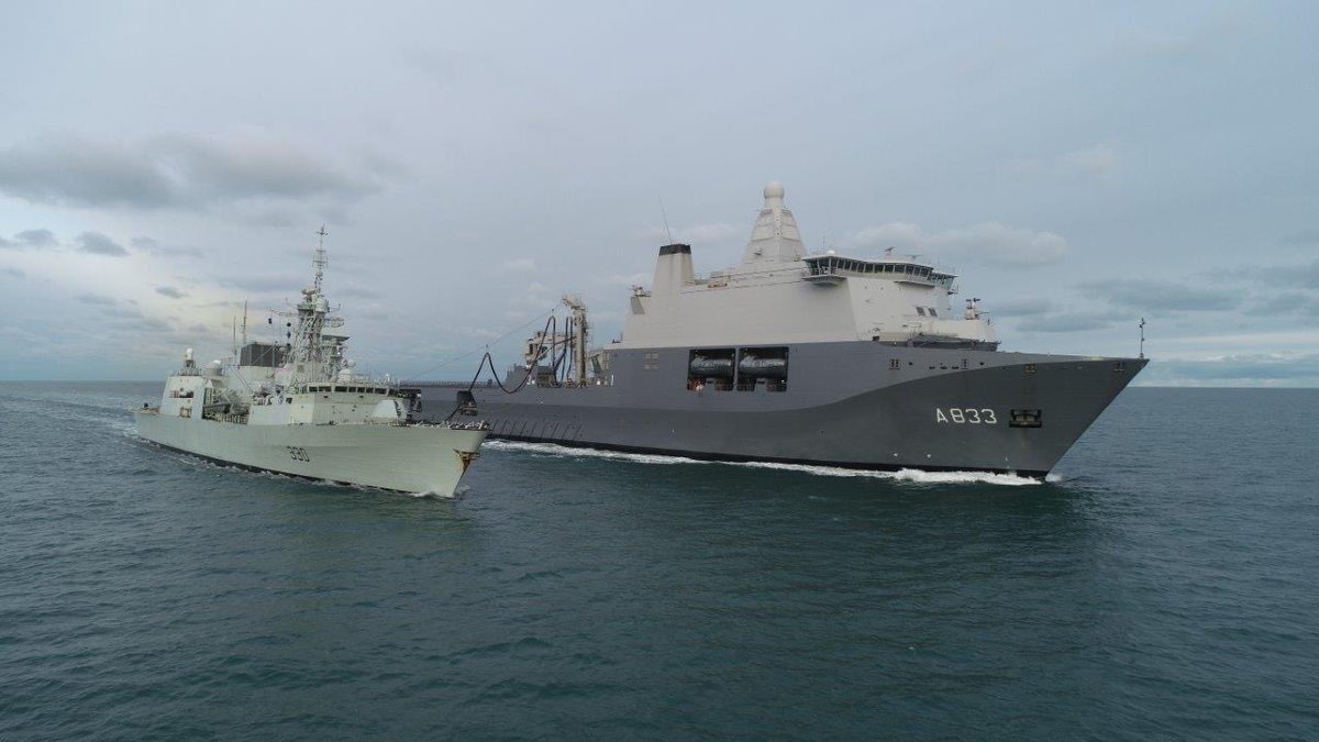 HSuurveld's tweet image. De ochtend begonnen met bevoorraden op zee met #ZrMsDeZevenProvincien en #HMCSHalifax.