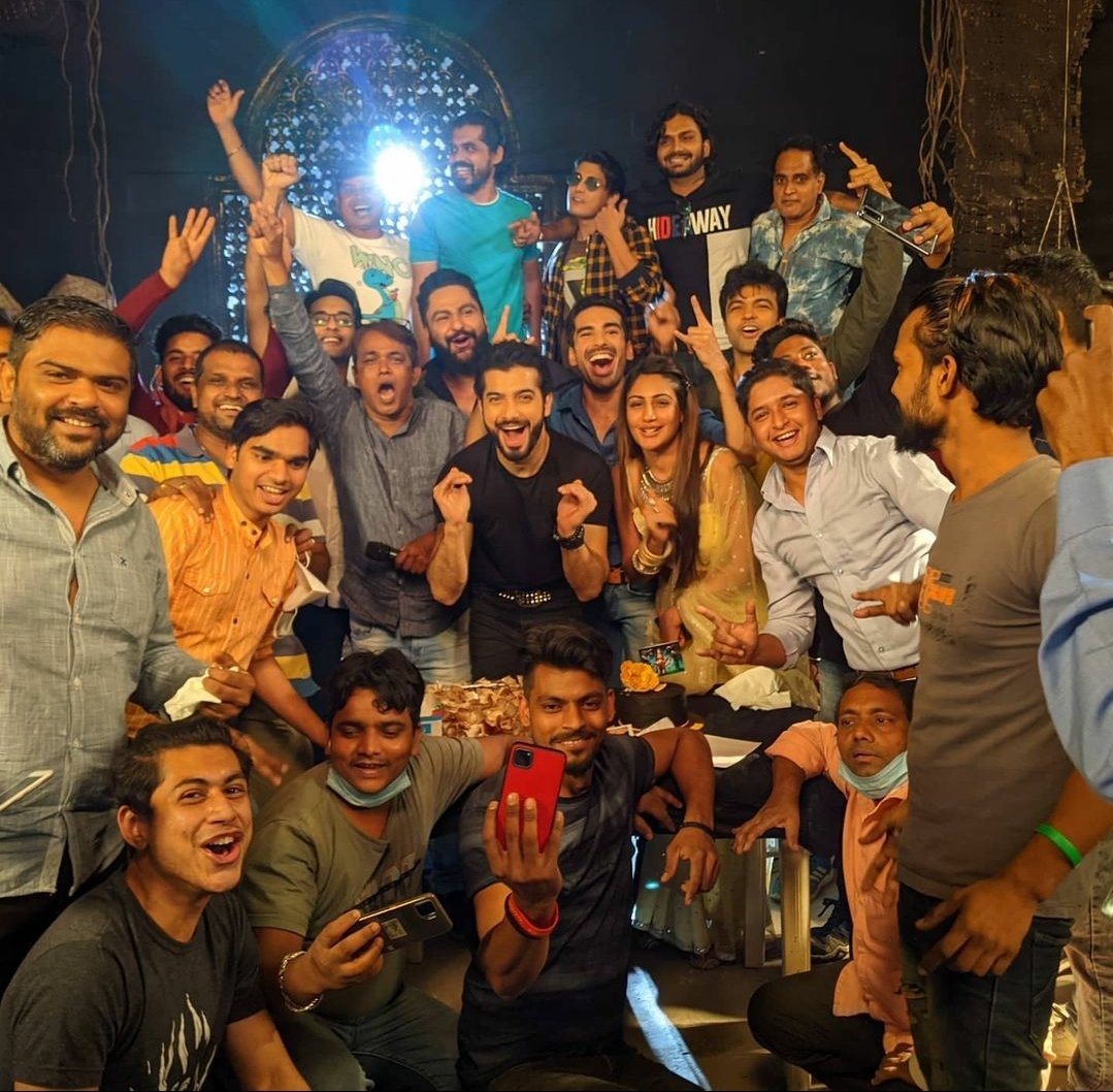 VAniSweethearts's tweet photo. His post touched my heart!ππ
Especially that line...you two calling me jaiiiiiii shayad ab sapno mein bhi sunai degaππ
#Naagin5 #JaiMathur https://t.co/7un3eCZs82
