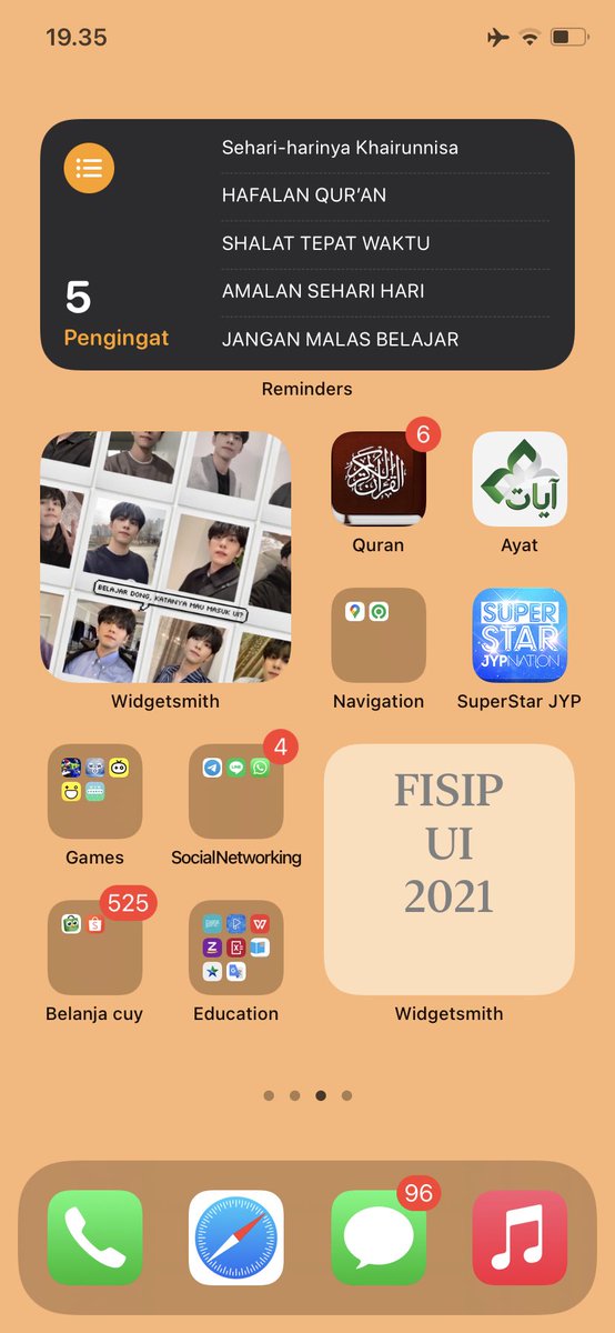 KELUPAAN, ini buat nguji hafalan yang kita punya apa masih mutqin(masih terhafal dengan baik) atau enggak. Aku pake aplikasi Ayat. Selain untuk nguji hafalan(mhq), di dalam aplikasinya ada tafsir Al-Qur’an juga ada untuk baca Al-Qur’an juga. Download dah, seru kata gw mah