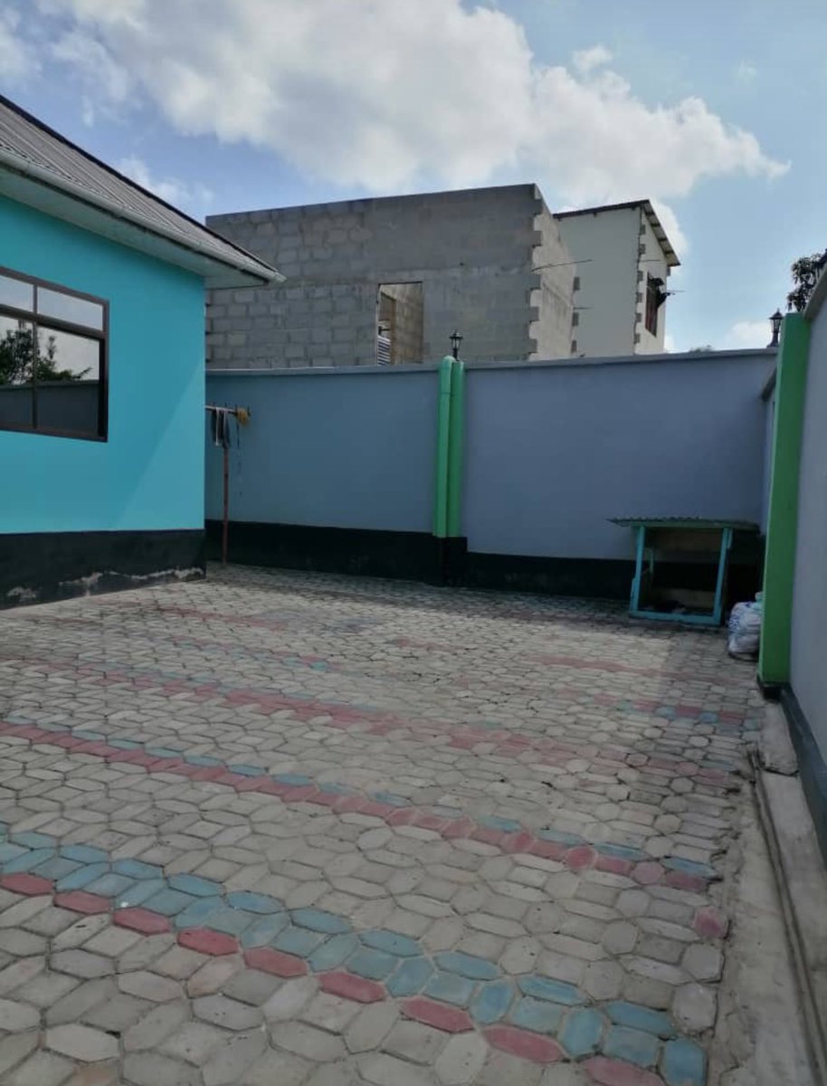 usedpointTz's tweet photo. NYUMBA INAUZWA
Eneo: Mikwambe Kigamboni
Bei: milioni 70
Ina vyumba vitatu vya kulalala
Jiko kubwa
Umeme na maji vipo
Slide windows
Inahati,parking kubwa full fence.
☎️: 0788106694
Whatsaap: 0657738731

RT mteja anaweza kuwa kwenye TL yako.
#NipeDili https://t.co/d2EAeq3ztR