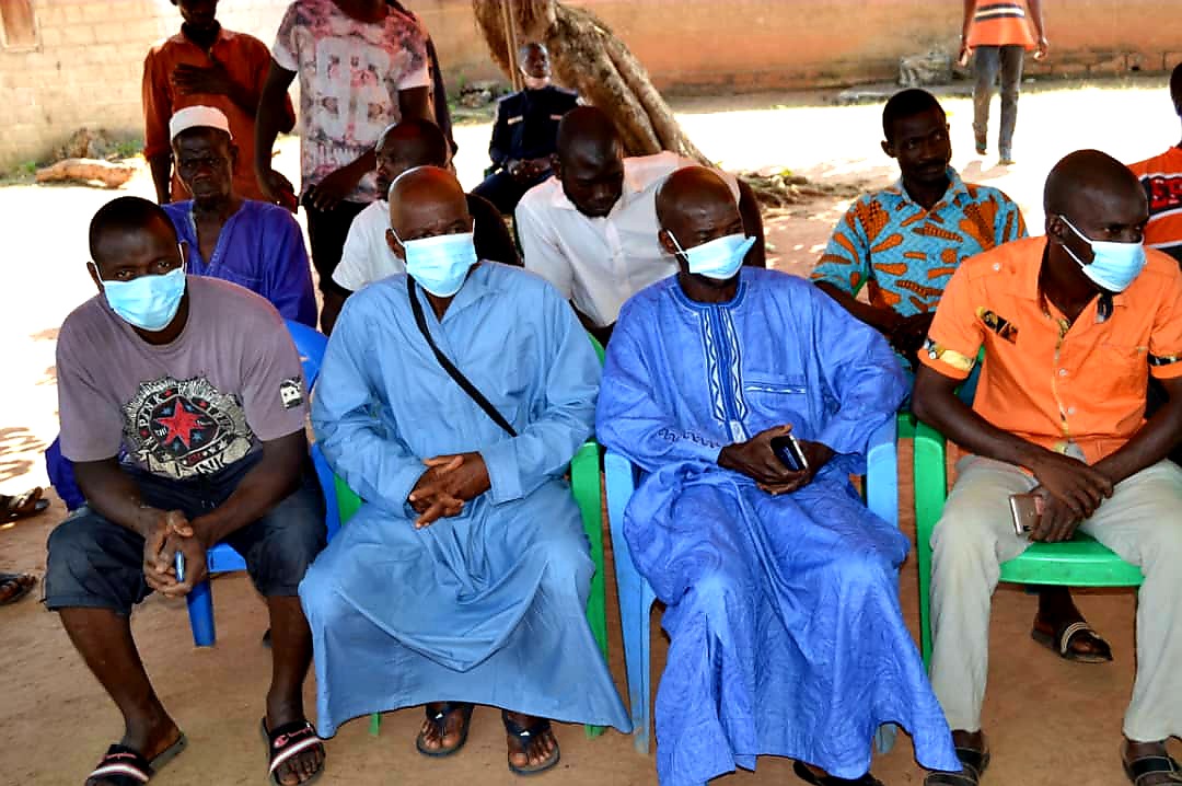 Téhiri : samedi 16 janvier : j’ai exhorté les populations de Téhiri à tirer les leçons de ces évènements en adoptant un comportement responsable et citoyen pour préserver la paix et la stabilité dans le village, en prélude aux élections législatives du 6 mars prochain. #sedhci