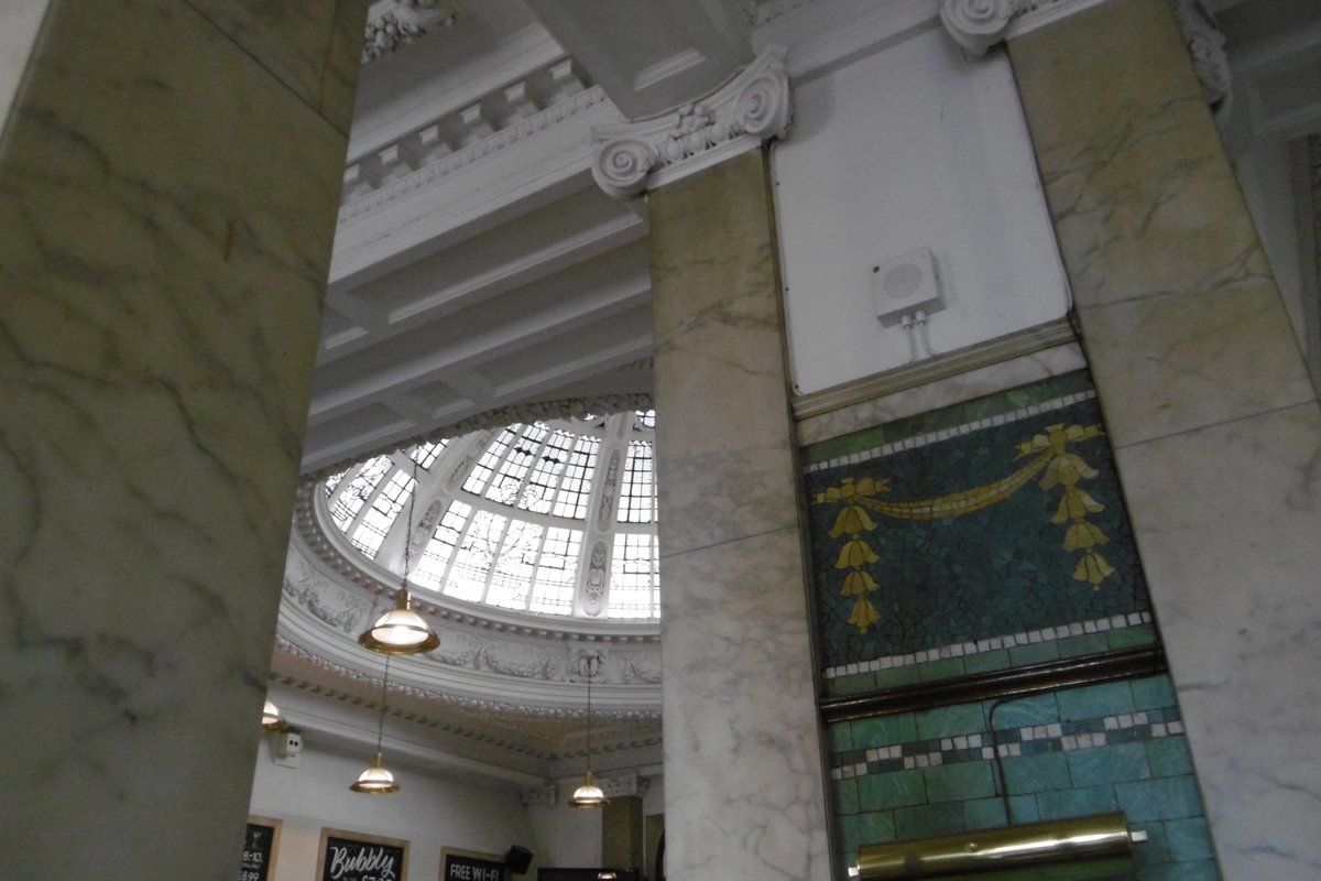 5thLackey's tweet photo. #TilesonTuesday #Manchester #Victoria #Station floor #tiles in the lobby of café. Admiration for the way the #keypattern turns the corners. There are worse places to wait for your train, when travelling returns to 'normal', than the magnificent interior. https://t.co/TsrIZqi9zy