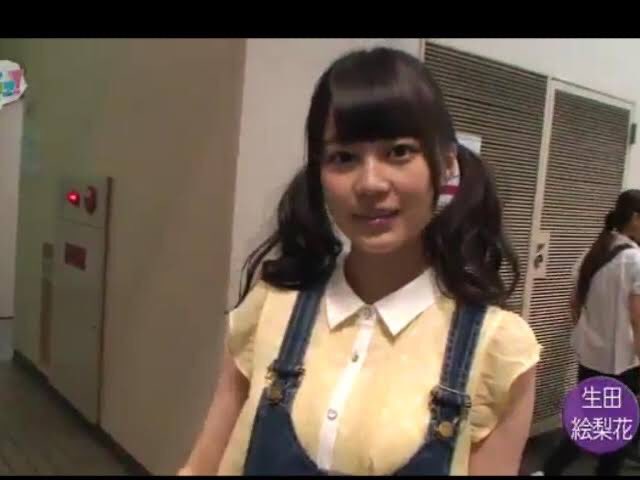 麺処 あやめん ビビるぐらいダサい私服の時しかねぇんだよな 生田絵梨花 ツインテール