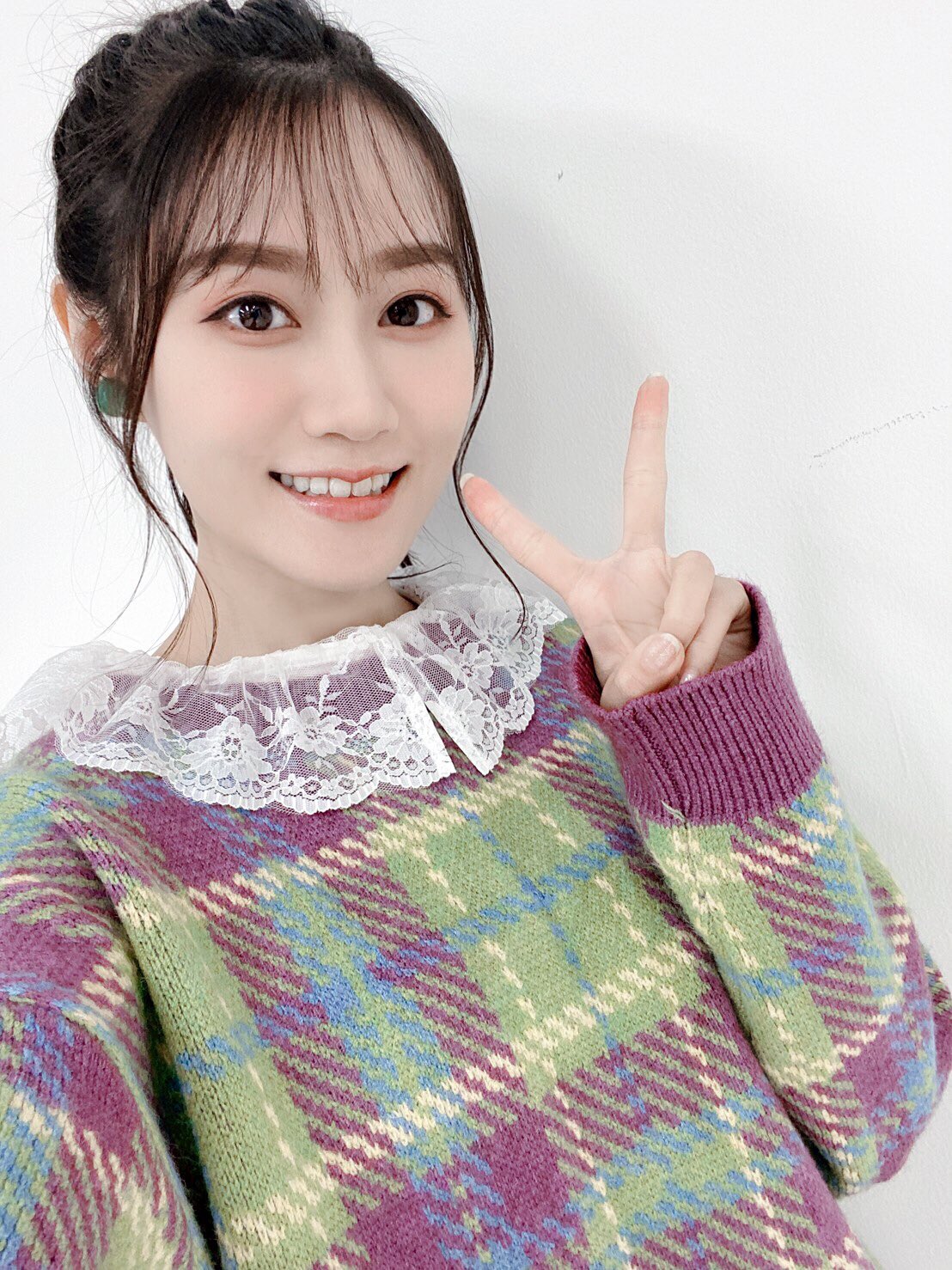 小倉唯 突然ですが 皆さんに伝授します 最近の女の子事情 前髪薄すぎない シースルーバングです 眉毛太い あえての太眉メイク 髪の毛濡れてる オイルでニュアンスを出し 小倉唯 突然ですが 皆さんに伝授します 最近の女の子事情 前髪薄すぎない シースルーバングです 眉毛太い あえての太眉メイク 髪の毛濡れてる オイルでニュアンスを出し