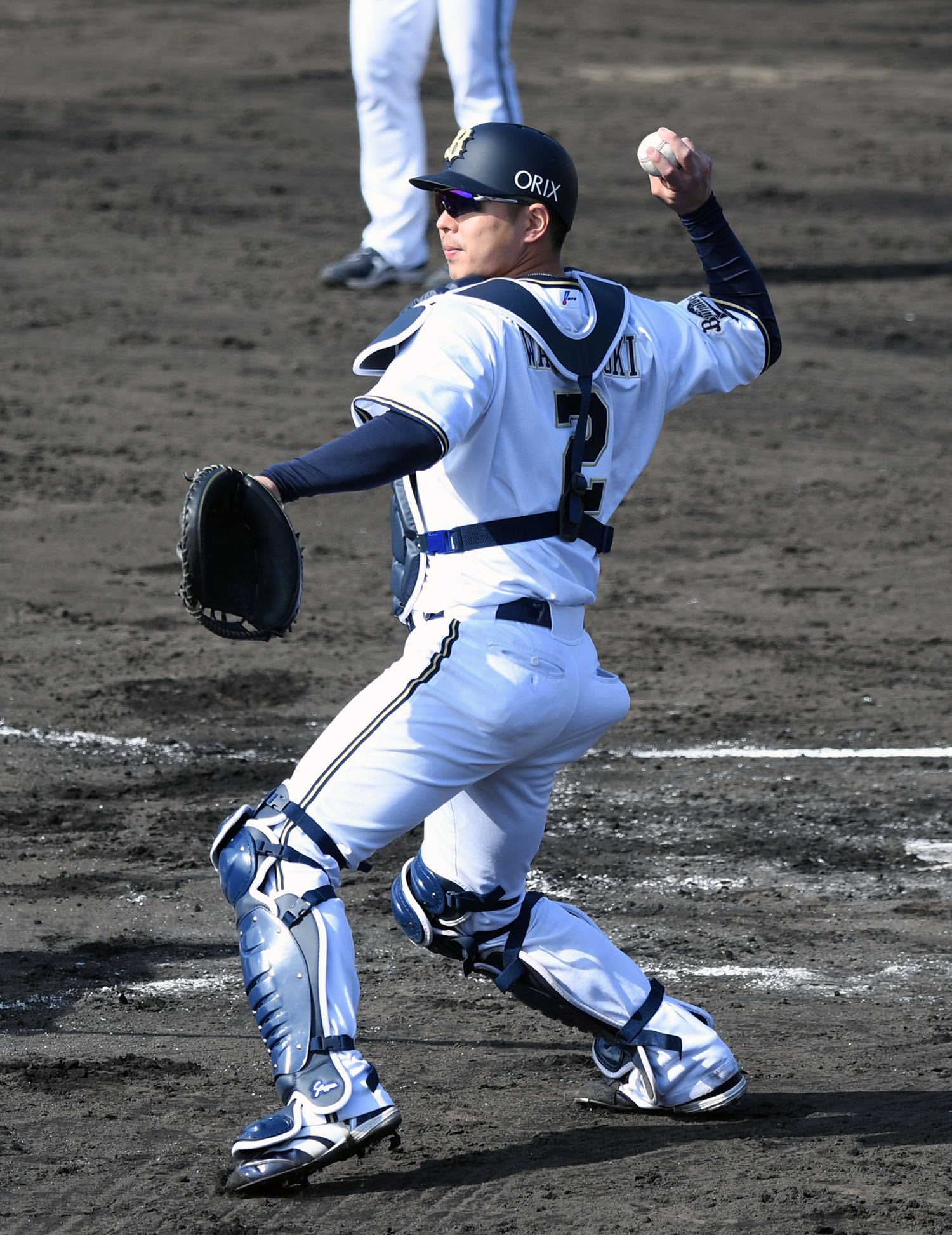真柴健 日刊スポーツ オリックス担当 新背番号 ２ お披露目 若月健矢捕手 本日の練習後 軽いですよ ２桁よりも動きやすいです と あ 素材の話ですか すみません 勝手に一桁背番号は 重いもの だと思ってました オリックス Orix