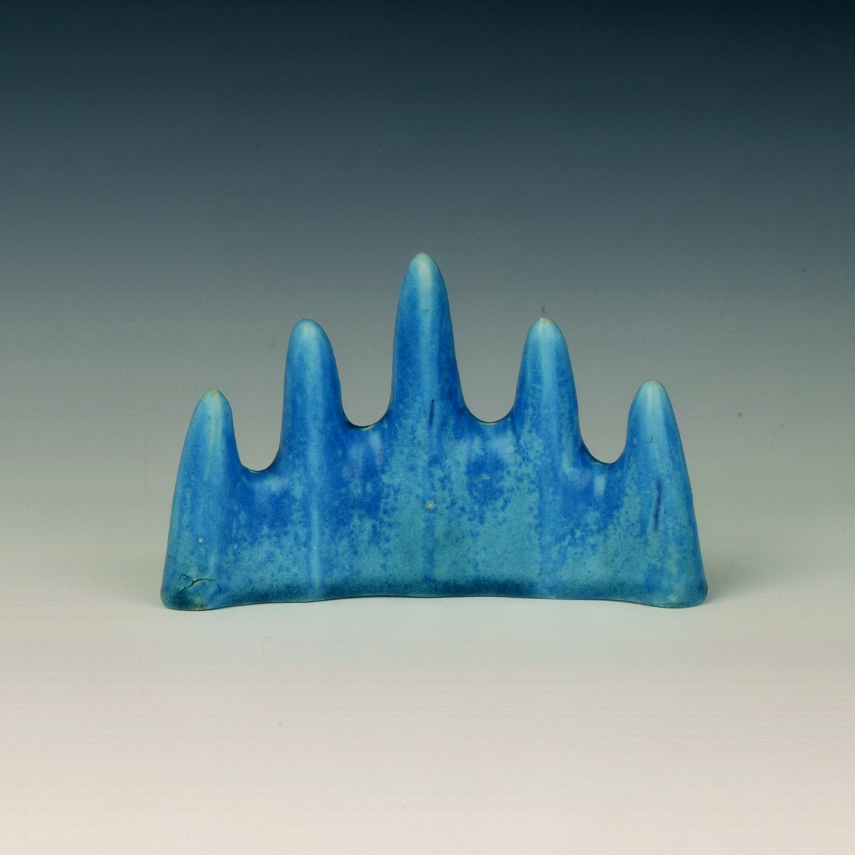 TheMEAA's tweet photo. You are in for a treat, as volunteer Pey explores #ImaginationandInspiration behind the traditional Chinese scholar’s studio, this beautiful turquoise #brushrest, and shān shuǐ landscape painting ⛰️ Discover all on our Facebook and Instagram! https://t.co/luNnsYv3fi