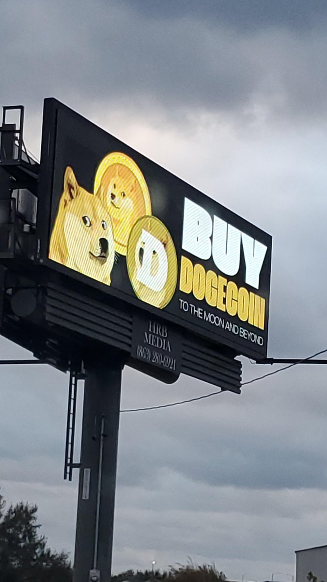 Crypto_Crate's tweet photo. Billboard In Winter Haven, Florida

#dogecoin #dogearmy #dogetothemoon https://t.co/AeZVOzyY7j