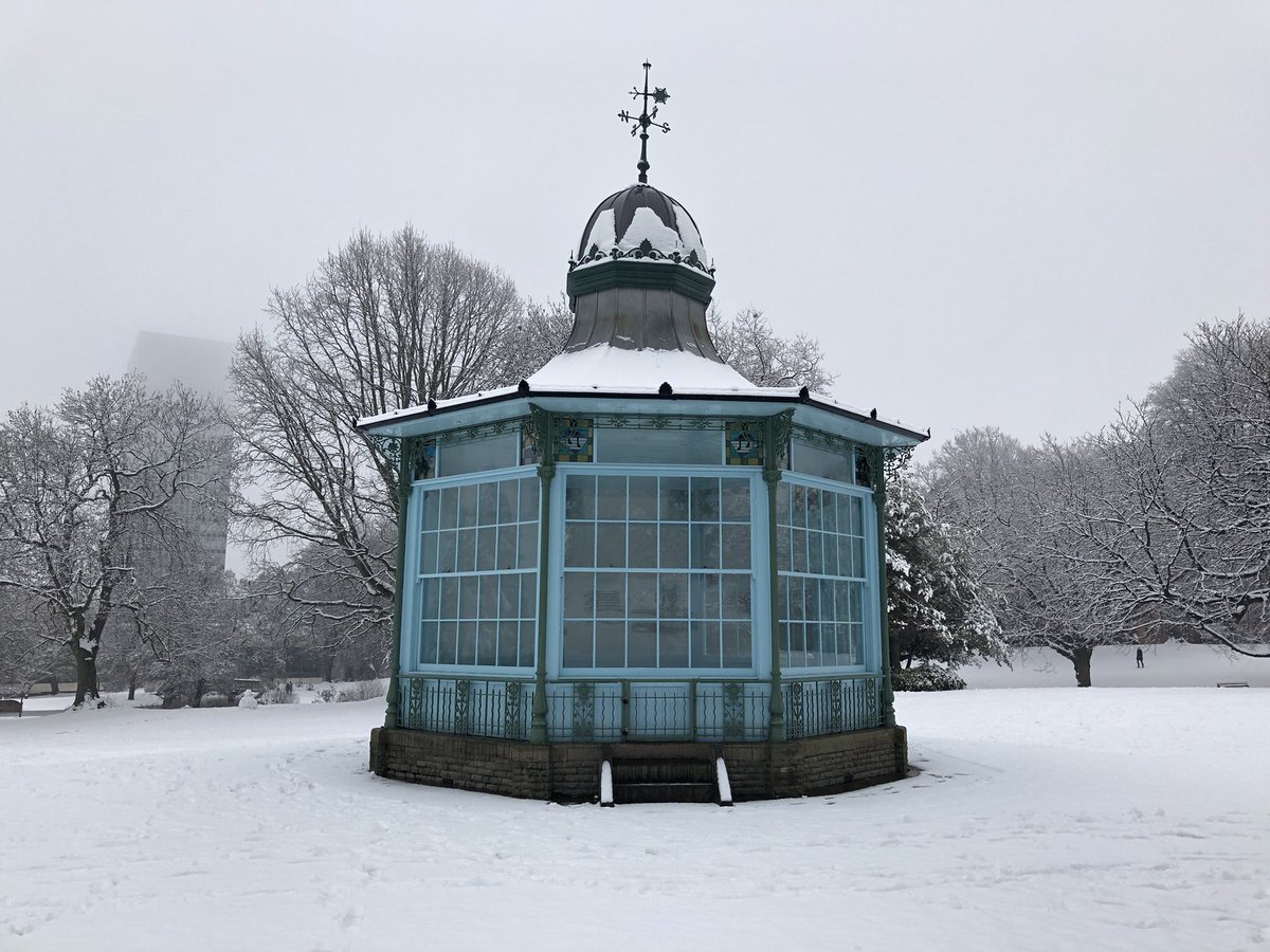 A fabulously snowy morning in Sheffield today   #snow  #snowing  #snowday  #sheffield  #sheffieldissuper