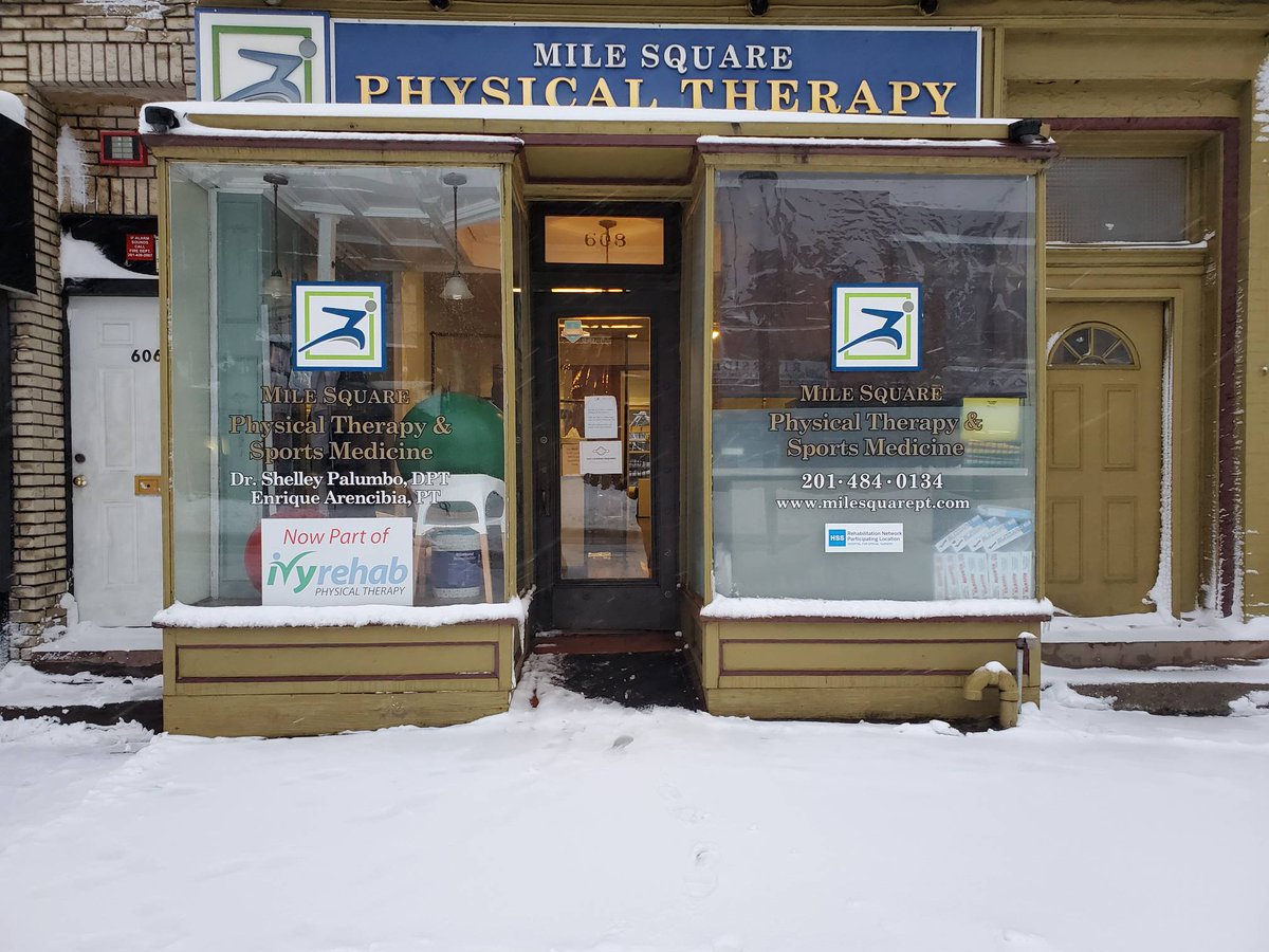 MileSquarePT's tweet photo. A blizzard won't stop us from helping you get healthy. Come for the therapy and stay for the moist hot packs   🔥🔥

#openforbusiness #everydayweshoveling #blizzard
#PT #hoboken #fitness #winter #shopfront https://t.co/cCpfmToi8J