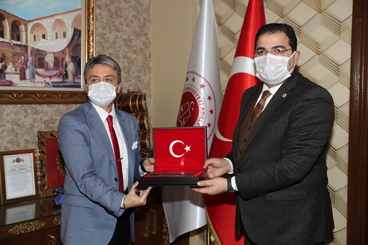 Şanlıurfa Cumhuriyet Başsavcımız Sayın <a href="/yenicerionder/">Önder YENİÇERİ</a>'e hayırlı olsun ziyaretinde bulunduk.