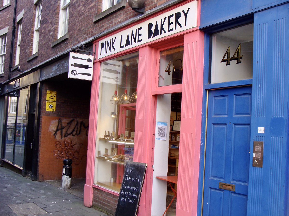  @Old_LowLight  @KerryAtkin1  @PJDThomas Thread of photos of Newcastle. Had to go to Newcastle yesterday-two appointments with 3hr interval. Used it to walk around the West End and Westgate Hill area and take photos.  @PinkLaneBakery - great bakery, delicious British Rail Gingerbread