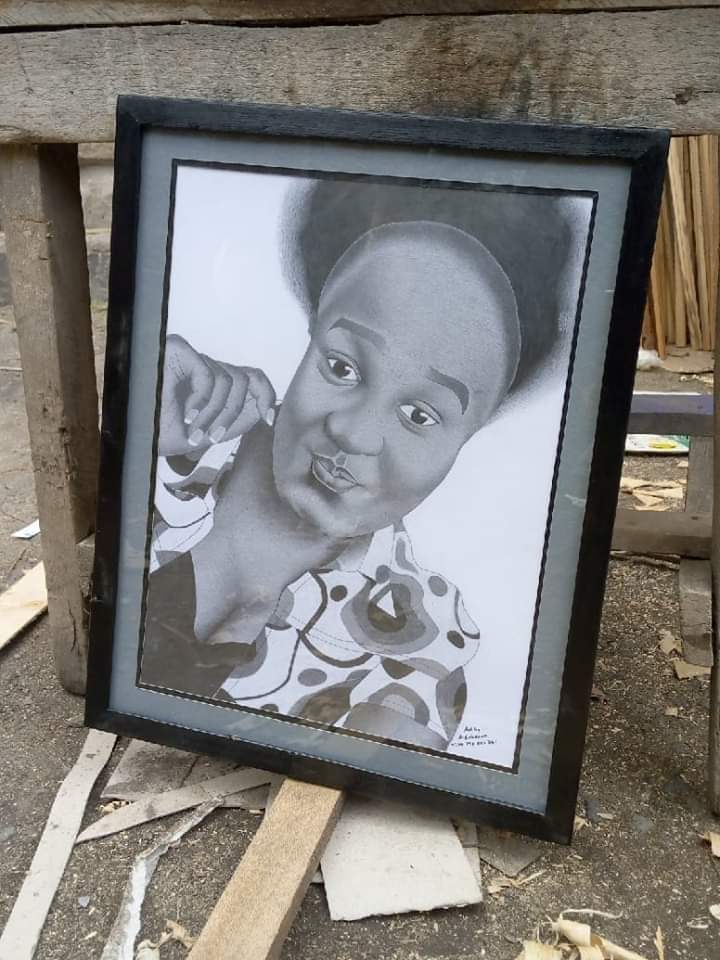 AlphaErickson3's tweet photo. @RailaOdinga @edwinsifuna Make your valentines week bookings to surprise your loved ones with a hand drawn portrait. 
@4k/head (Pencil work) and @5k/head (Colored work). Kindly whatsApp me to place order now. +254 798 881 261 https://t.co/qgjvdEAGlq