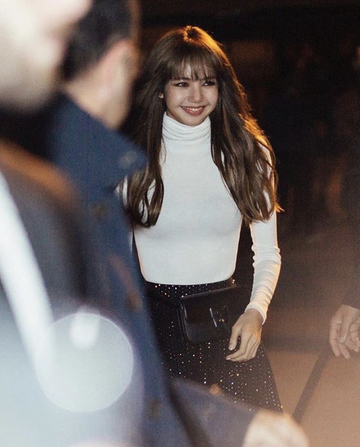 kkall_ee's tweet photo. Banyak yang iri ama idol gue, soalnya Lisa itu
•Salah satu member THE BIGGEST GIRL GRUP IN THE WORLD
•Idol kpop dengan followers terbanyak di IG
•Duta global CELINE
• BA MAC
• TOP  BEAUTIFUL FACE
• Mentor di pencarian bakat YWY

WE LOVE YOU LISA
STOP RACISM
#RespectLisa https://t.co/VlSDtLaorr