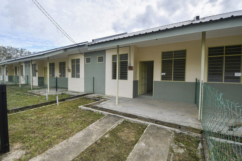 bernamadotcom's tweet photo. Lebih banyak rumah untuk B40, M40 dibina dalam tahun ini  - @zuraida_my 

https://t.co/1xdeifDfgU https://t.co/Tlrbqr1wHF
