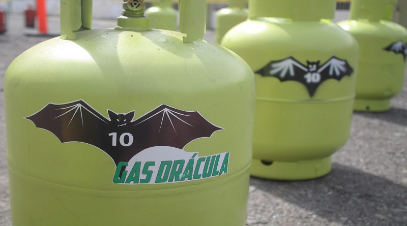 VTVcanal8's tweet photo. Cayapa de GasDrácula distribuyó gas doméstico a más de 8 mil vecinos del norte y sur de Valencia

#22AñosDeBatallaYVictoria

https://t.co/wDCRJ9TAoQ https://t.co/1mINFeH8Pr