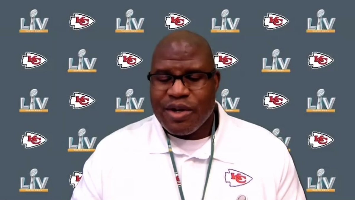 HayleyLewis_'s tweet image. "You don't ever want to be recognized for what you do by your race or color...you want to be recognized by how great of a coach you are...why we gotta keep talking about the color? In reality these are just good ole ball coaches"

- Eric Bieniemy

#ChiefsKingdom