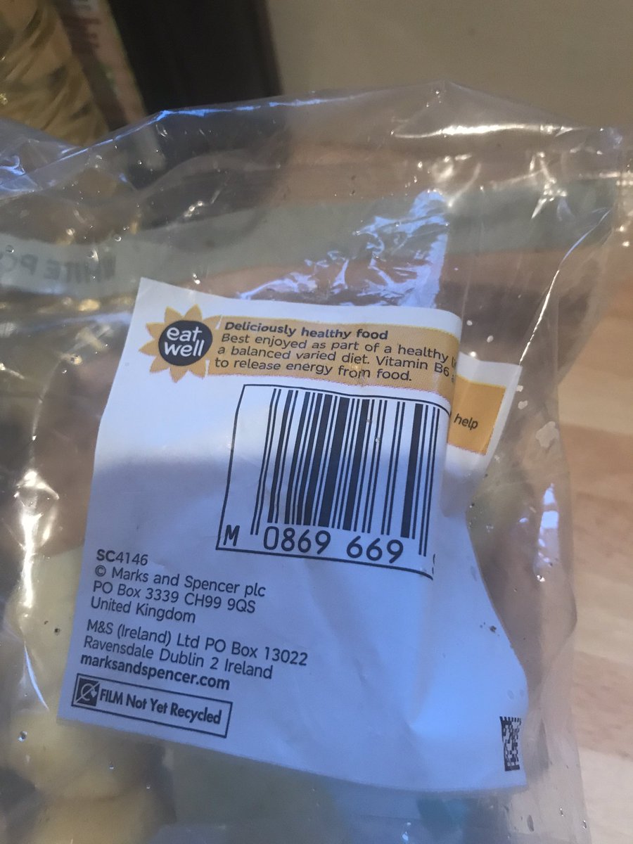 RachelHughes71's tweet photo. @marksandspencer just peeling potatoes for tea 2/3 are rotten https://t.co/yJA4xYGZ6O