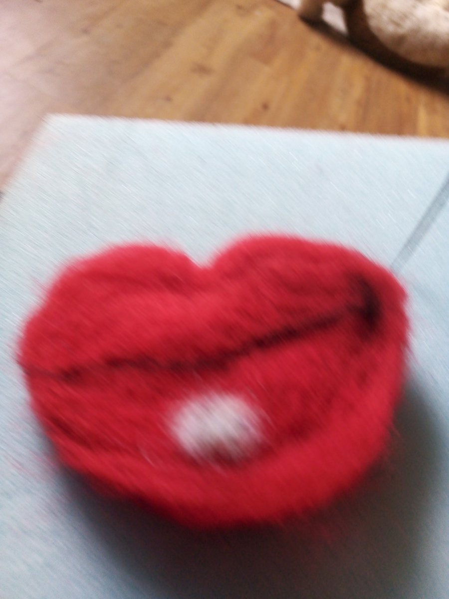 New fun Lips brooch i'm working on...coming to my Etsy shop soon 😘
etsy.com/uk/shop/FunkyF…

#handmade #brooches #brooches #HandmadeLove #HandmadeHour #uk