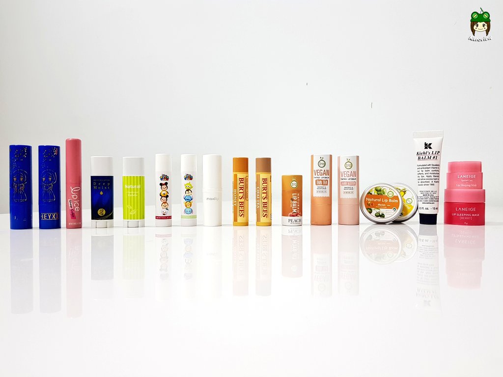 เทรดนี้ขอมารีวิวลิปบาล์มจ้าา ทำวิจัยป.โทเกี่ยวกับลิปบาล์มเลยซื้อมาเยอะมากกก ถือโอกาสเอามารีวิวด้วยเลยยยย มาดูกันน ลิปมัน ลิปแคร์ ลิปบาล์ม ถือเป็นลิปที่ทำให้ปากชุ่มชื้น บำรุง บางตัวก็ช่วยให้ปากอมชมพูขึ้น