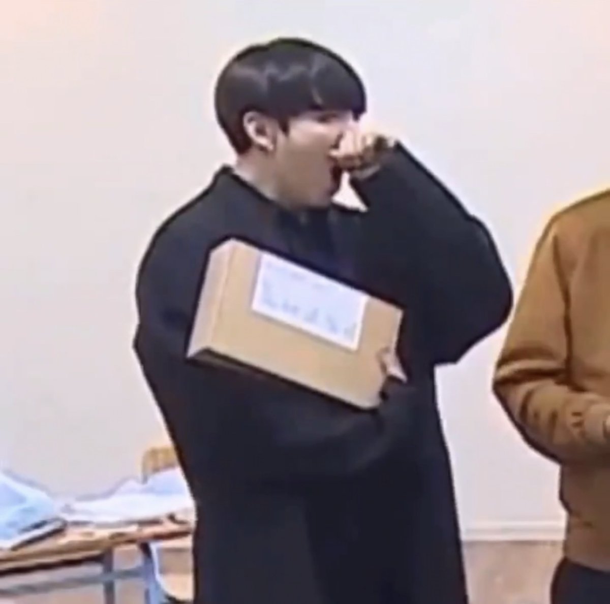 when he yawns while covering his nose im devastated